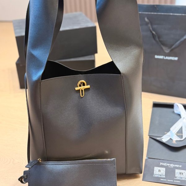 Saint Laurent black shoulder bag · 27x30 · P265