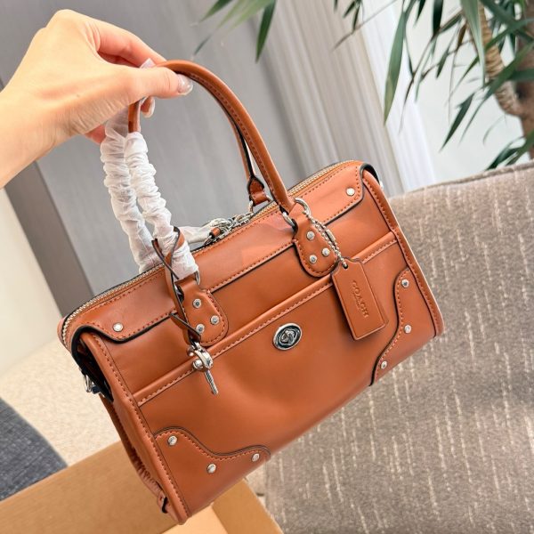 Coach white, brown, black, tan satchel · LX-202607292150387492002103