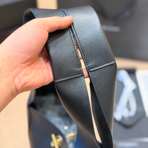 Saint Laurent black shoulder bag · 27x30 · P265