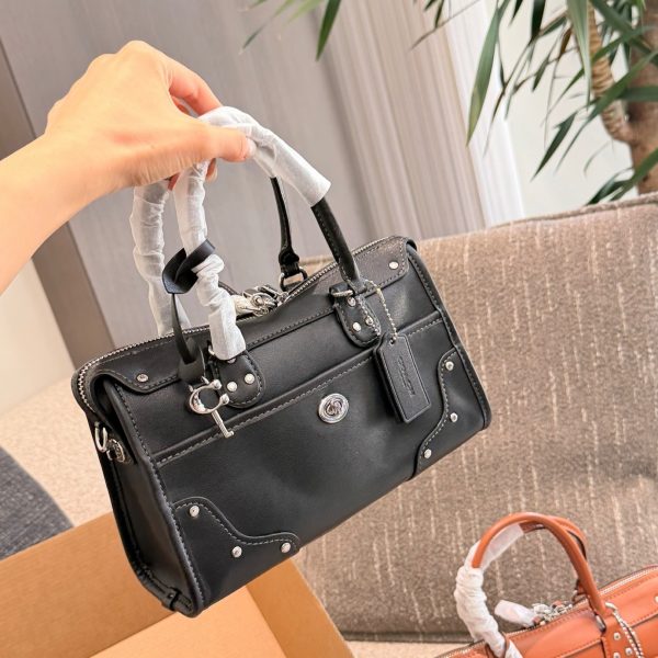 Coach white, brown, black, tan satchel · LX-202607292150387492002103