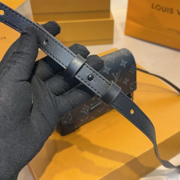 p165 Lv steamer wearable黑花盒子包 22年10月才上市的最新款～ 男女同款 可甜可盐 颜值很高