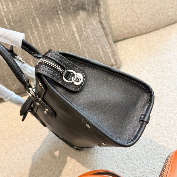 Coach white, brown, black, tan satchel · LX-202607292150387492002103