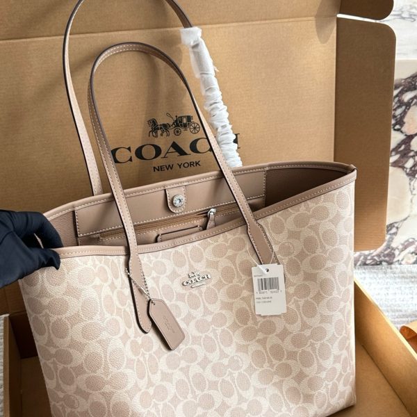 Coach Signature Logo City Tote 35 x 27 cm