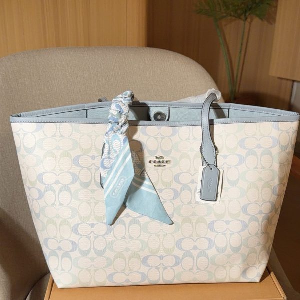 Coach City Tote Signature Print Snap-Top Tote 32 cm
