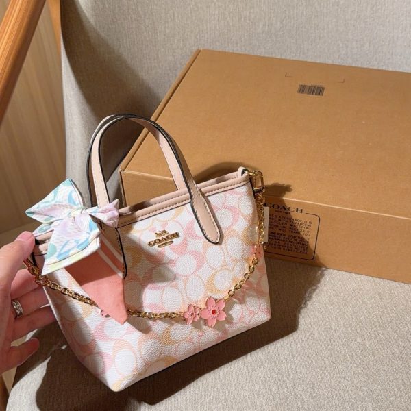 175 Coach 蔻驰 mini city15 系列托特包 迷你购物袋 菜篮子 尺寸：16×14×9 礼盒包装e713