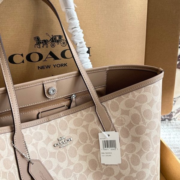 175 配盒 size：35 27cm coach家 吸扣单面city托特包 经典logo购物袋tote包 大爆款 分分