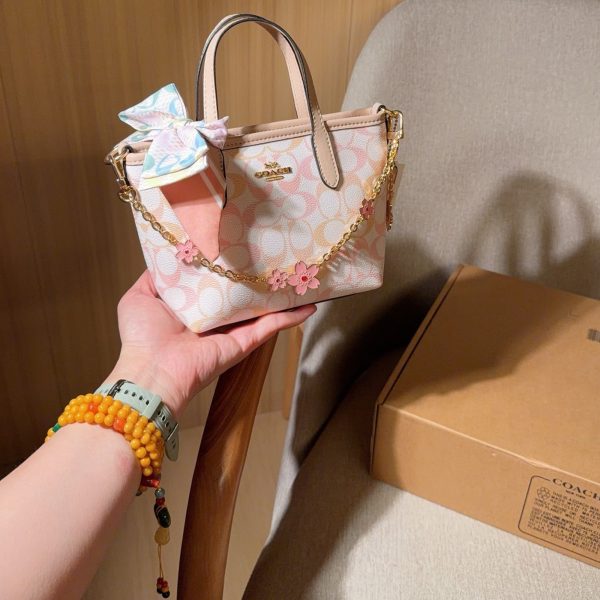 175 Coach 蔻驰 mini city15 系列托特包 迷你购物袋 菜篮子 尺寸：16×14×9 礼盒包装e713
