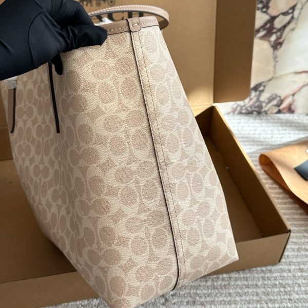 175 配盒 size：35 27cm coach家 吸扣单面city托特包 经典logo购物袋tote包 大爆款 分分