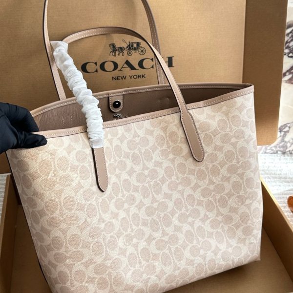 175 配盒 size：35 27cm coach家 吸扣单面city托特包 经典logo购物袋tote包 大爆款 分分