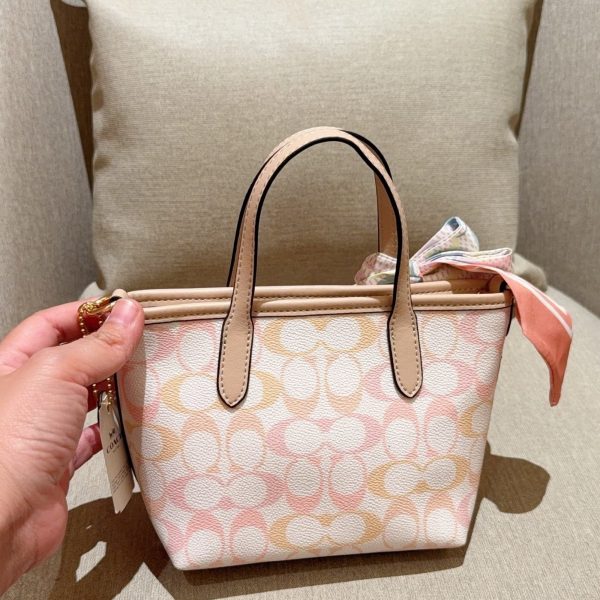 175 Coach 蔻驰 mini city15 系列托特包 迷你购物袋 菜篮子 尺寸：16×14×9 礼盒包装e713