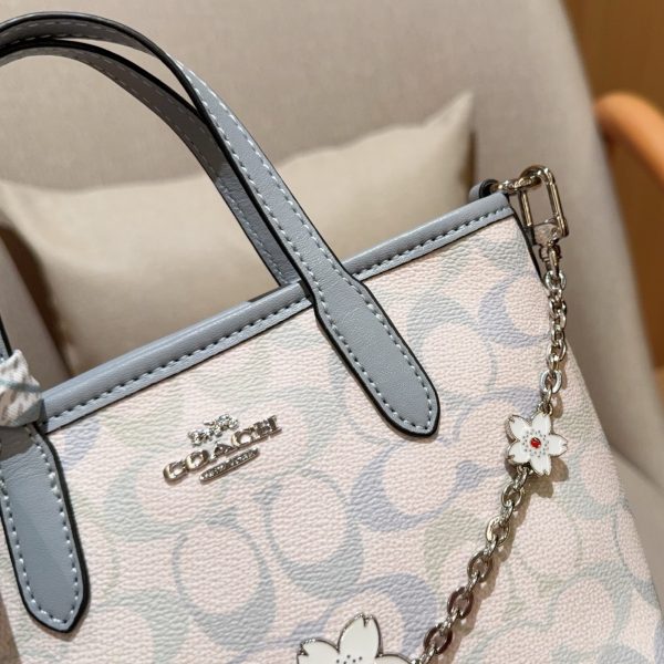 175 Coach 蔻驰 mini city15 系列托特包 迷你购物袋 菜篮子 尺寸：16×14×9 礼盒包装e713