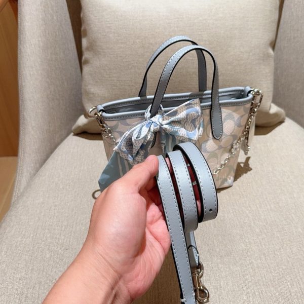 175 Coach 蔻驰 mini city15 系列托特包 迷你购物袋 菜篮子 尺寸：16×14×9 礼盒包装e713