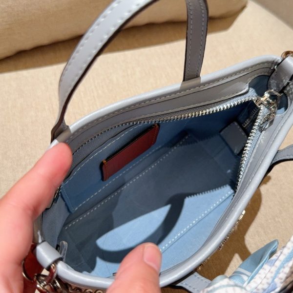 175 Coach 蔻驰 mini city15 系列托特包 迷你购物袋 菜篮子 尺寸：16×14×9 礼盒包装e713