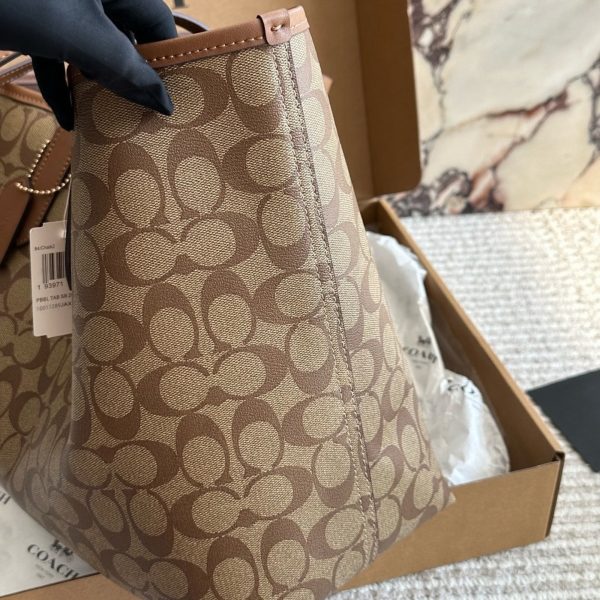 Coach Signature Logo City Tote, 35 cm