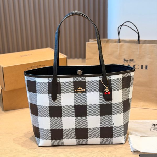 Coach City Tote Leather Carryall P190