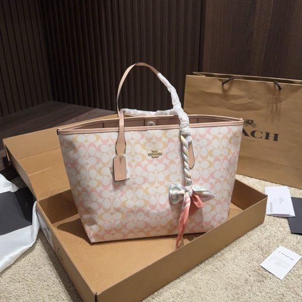 Coach City Tote in Signature Print, 46 cm, P141