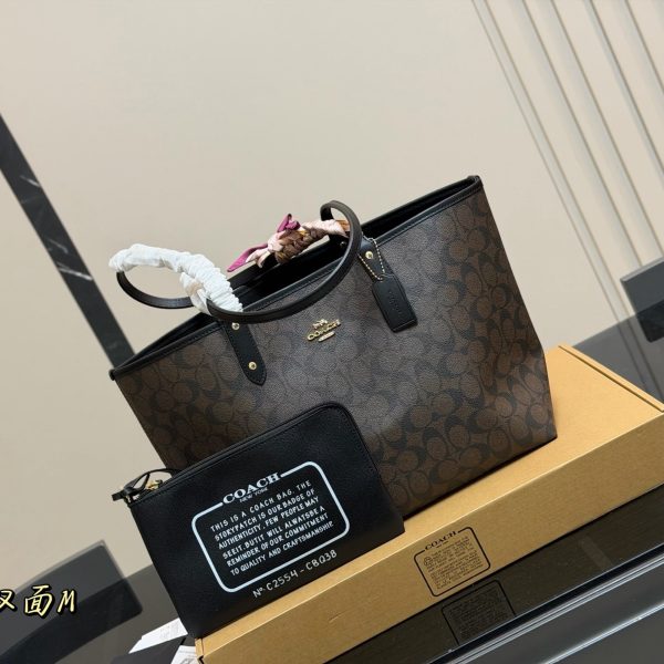 Coach City Tote with Classic Logo Print, 35 x 27 cm