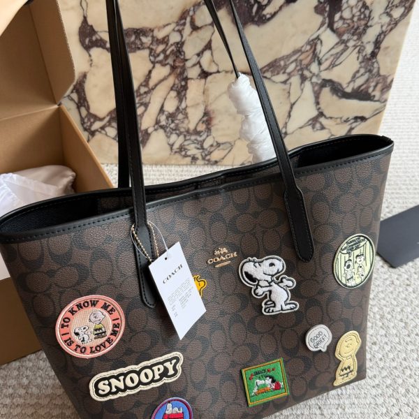 Coach City Tote with Signature Logo, 35 cm