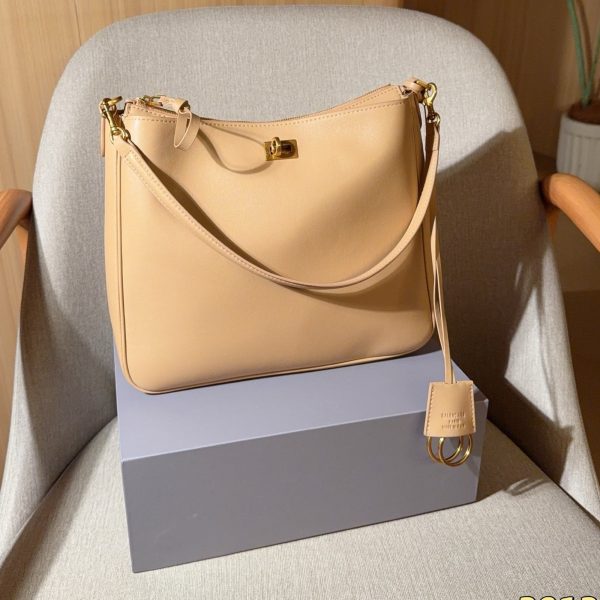 Balenciaga Rodeo Shoulder Bag 29cm — Grained Leather