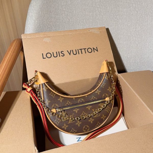 Louis Vuitton Loop Bag Monogram Canvas 23 x 13 x 6 cm