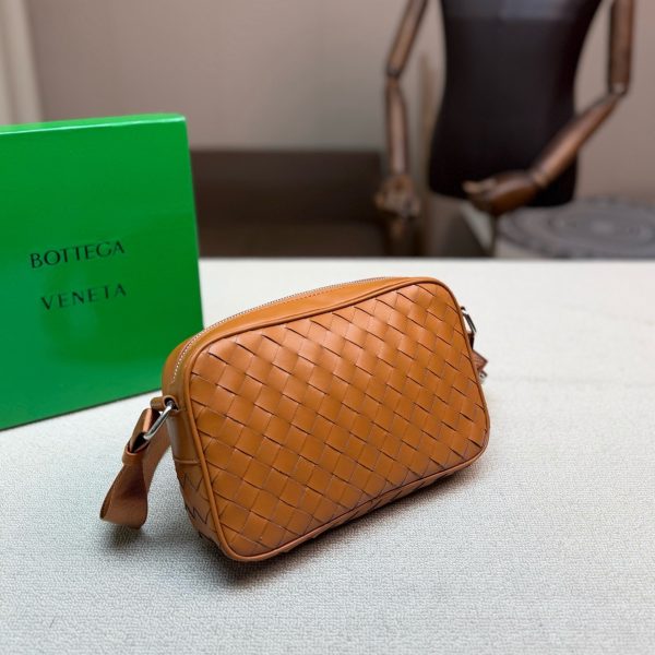 Bottega Veneta Traveller Small Camera Bag Intrecciato P165