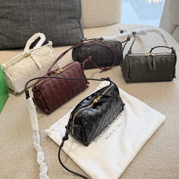 Bottega Veneta Intrecciato Woven Leather Zip Pouch Cosmetic Case P225