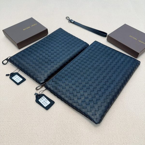 Bottega Veneta Intrecciato Waxed Leather Pouch — Black, 26 x 16 cm (P2