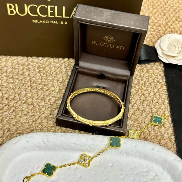 Buccellati Bracelet & Chain Set, P137, Five-Flower Motif