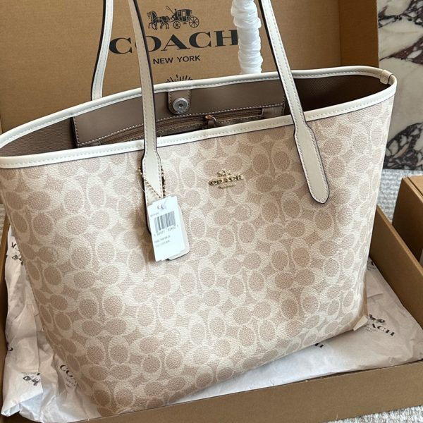 Coach Signature Print City Tote, 35 × 27 cm, Snap-Close Shopper