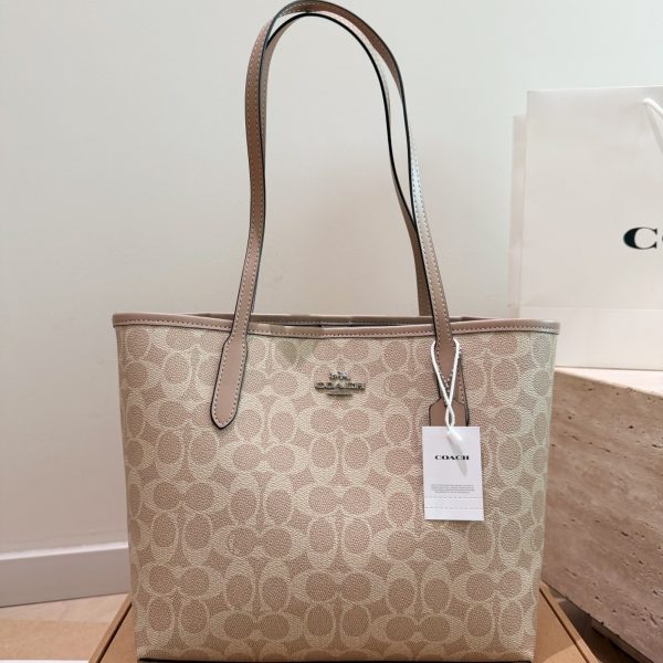 Coach City Tote 26 x 24 cm Shopper with Gift Box, P190