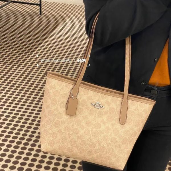 心心念念～福音city26来啦 终于等到你！还好我没放弃！ 全新尺寸City tote26cm底边长尺寸～ 大多数女生都