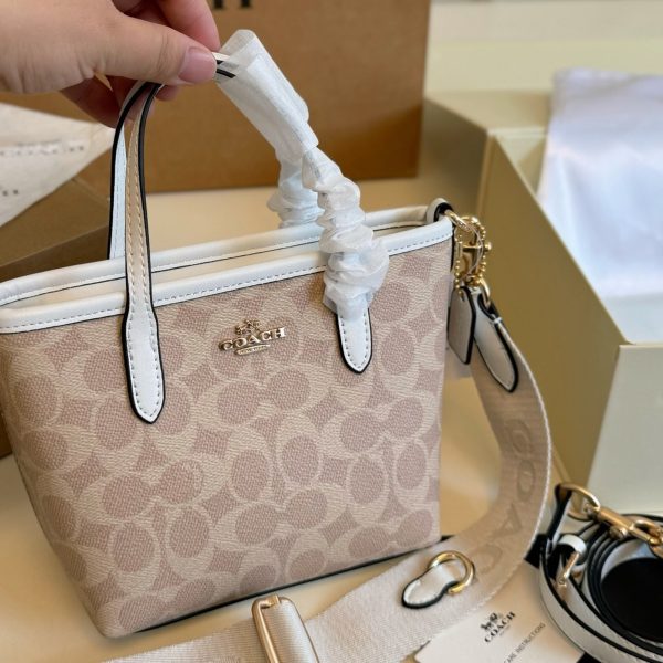 折叠盒）蔻驰特价129包邮 size：16×15 COACH蔻驰新款 City mini托特包️ 9月新款 City系列