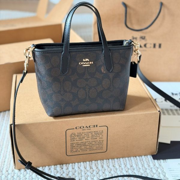 牛皮版本 p210 COACH City15迷你托特包​​ COACH City15迷你托特包，粉彩彩虹印花+牛剖层革拼