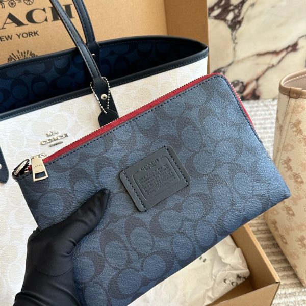 配盒¥175 size：35 27cm coach 家 经典双面city托特包 经典logo购物袋tote包 大爆款 分