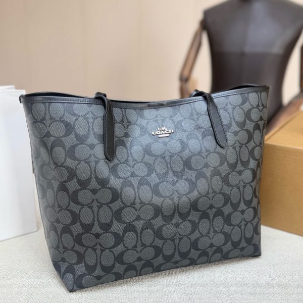 颜色合集 大C，P225，配飞机盒，，配牛皮 蔻驰City Tote 33托特包，经典Signature涂层帆布+皮革饰