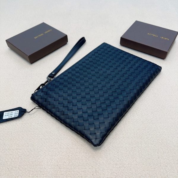 小p205大p225颜色 黑尺寸 小26x16大30x20Bottega Veneta葆蝶家 编织打腊小牛皮手拿包，简约