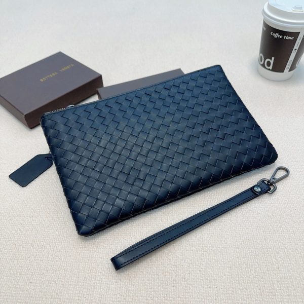 小p205大p225颜色 黑尺寸 小26x16大30x20Bottega Veneta葆蝶家 编织打腊小牛皮手拿包，简约
