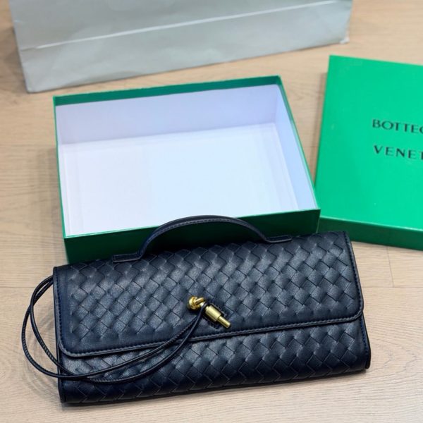 牛皮版本 p190 Bottega Veneta Knot 编织手拿包 斜挎包​​，黑色小牛皮 + 经典 Intrecc