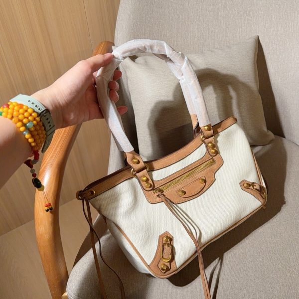 300 小号 巴黎世家Balenciaga Le City机车腋下包
