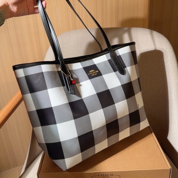 185 蔻驰coach City tote 黑白格吸扣版托特包购物袋 尺寸32×28×14 礼盒包装a702