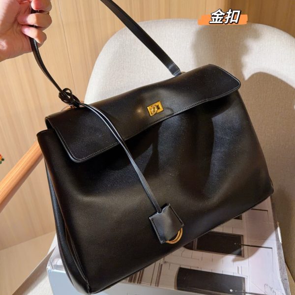 320 牛皮 大号 Balenciaga巴黎世家 新品rodeo手提包～托特包～单肩斜挎～ 尺寸40×26×12 礼盒包