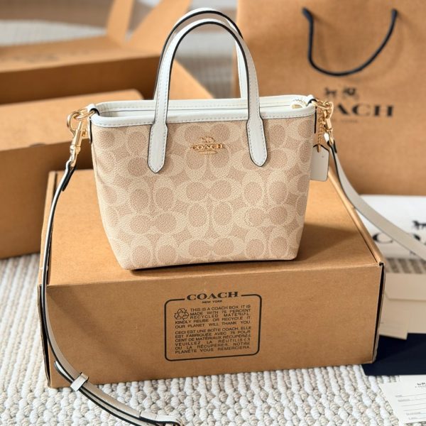 牛皮版本 p210 COACH City15迷你托特包​​ COACH City15迷你托特包，粉彩彩虹印花+牛剖层革拼