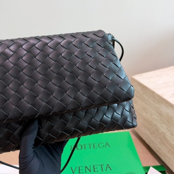 BV Giorno编织手袋​​ P190 Bottega Veneta Giorno手袋，经典Intrecciato编织