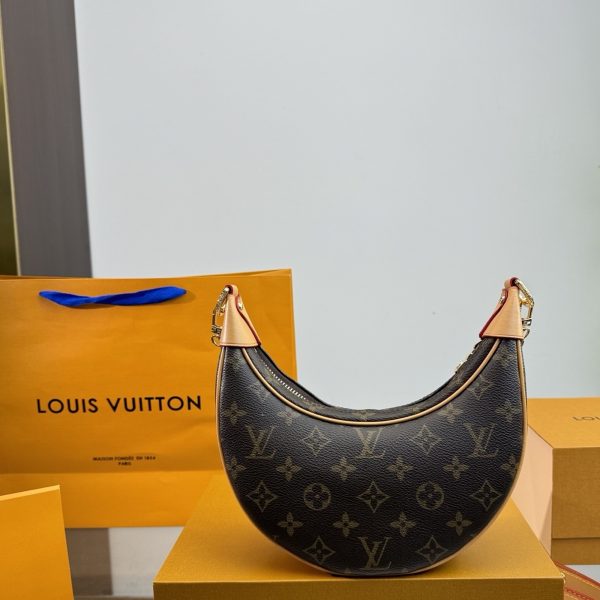 Lv特价109包邮 工厂货 （折叠盒️） Loop月亮包碗豆包腋下包 Lv vintage 里的天花板 百搭 老花包身