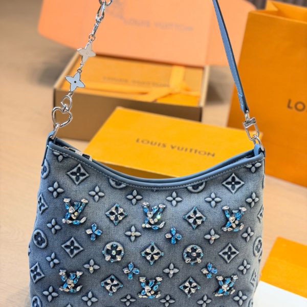 原版布 p260 LV Loop Hobo 丹宁水钻款​​，蓝色牛仔帆布 + Monogram 老花压纹 + 蓝色 透明