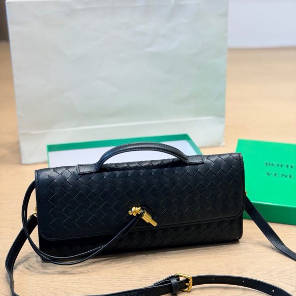 牛皮版本 p190 Bottega Veneta Knot 编织手拿包 斜挎包​​，黑色小牛皮 + 经典 Intrecc