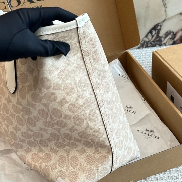 175 配盒 size：35 27cm coach家 吸扣单面city托特包 经典logo购物袋tote包 大爆款 分分