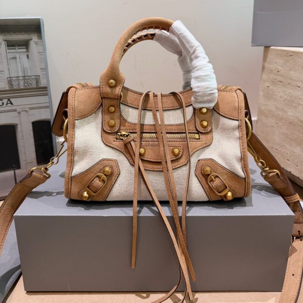 P320 P310 P300 麂皮拼帆布 Balenciaga巴黎世家机车托特包 经典机车系列新配色，米白帆布拼接焦糖麂