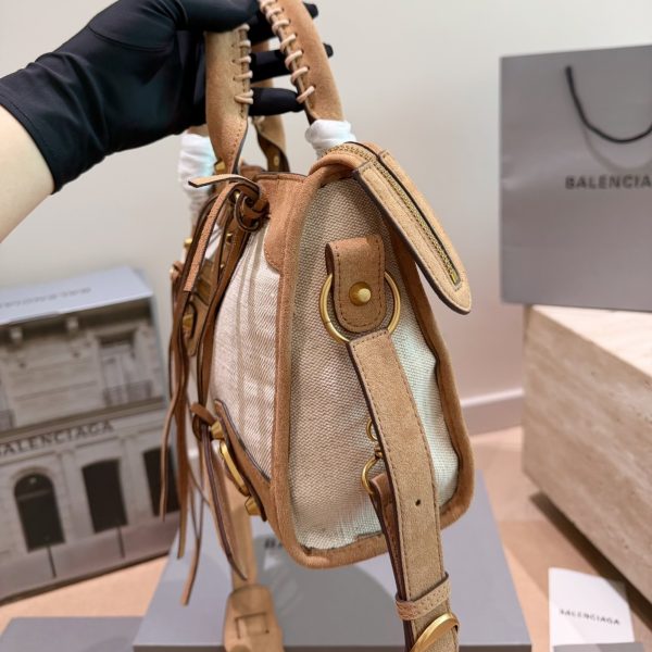P320 P310 P300 麂皮拼帆布 Balenciaga巴黎世家机车托特包 经典机车系列新配色，米白帆布拼接焦糖麂