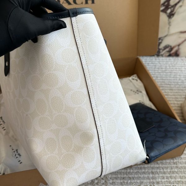 配盒¥175 size：35 27cm coach 家 经典双面city托特包 经典logo购物袋tote包 大爆款 分